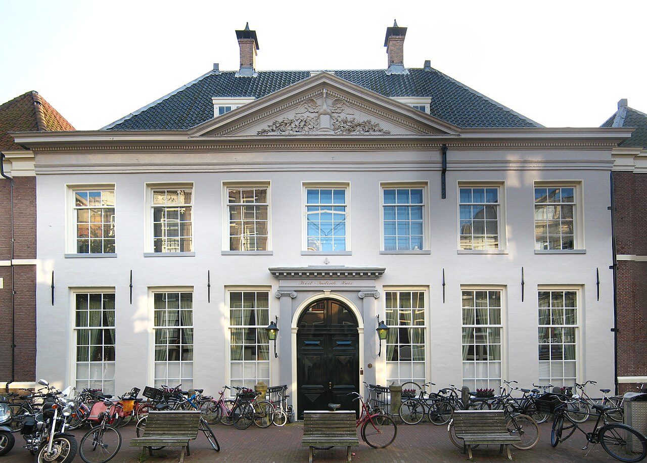West-Indisch Huis courtyard